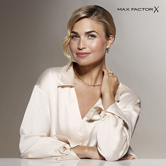 Retouche Campagne Max Factor